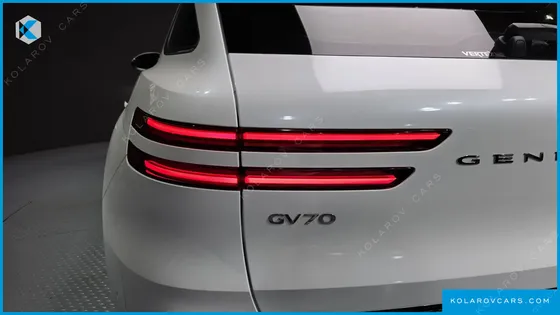 GENESIS GV70 2.5T GASOLINE 2WD