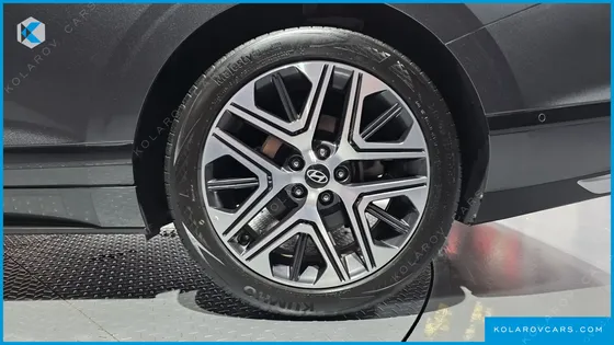 HYUNDAI GRANDEUR 2,5 GASOLINE 2WD