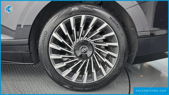 HYUNDAI GRANDEUR 2,5 GASOLINE 2WD