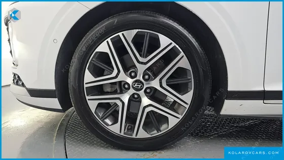 HYUNDAI GRANDEUR 2,5 GASOLINE 2WD