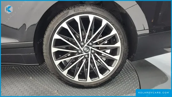 HYUNDAI GRANDEUR 2,5 GASOLINE 2WD
