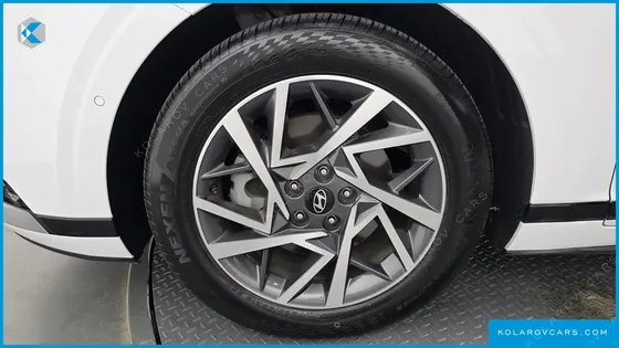 HYUNDAI GRANDEUR 2,5 GASOLINE 2WD
