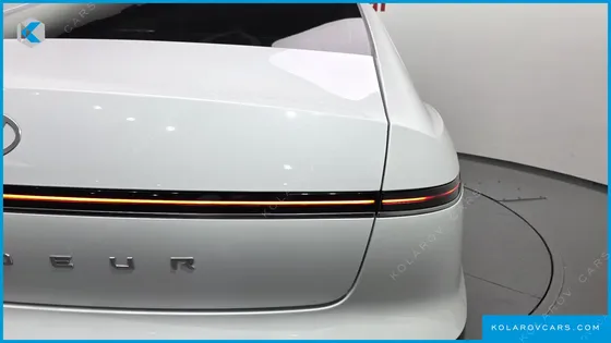 HYUNDAI GRANDEUR 2,5 GASOLINE 2WD
