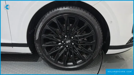HYUNDAI GRANDEUR 3,5 GASOLINE 4WD