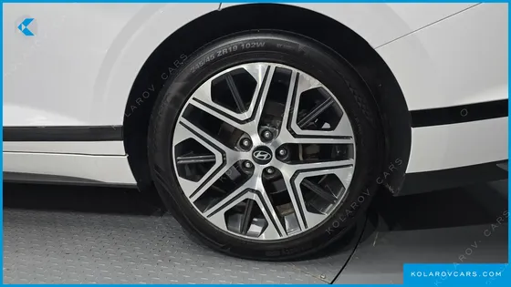 HYUNDAI GRANDEUR 2,5 GASOLINE 2WD