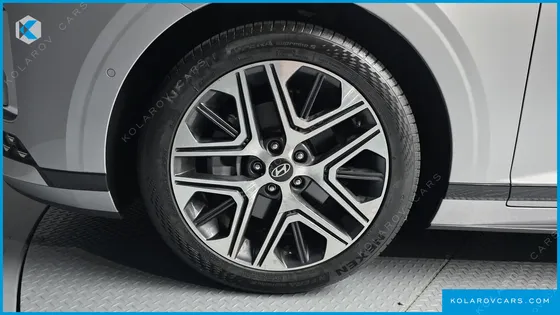 HYUNDAI GRANDEUR 2,5 GASOLINE 2WD