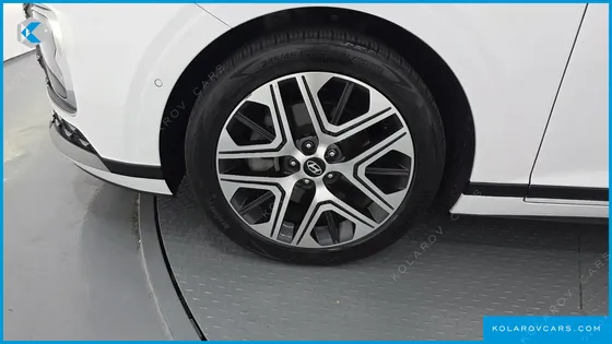 HYUNDAI GRANDEUR 2,5 GASOLINE 2WD