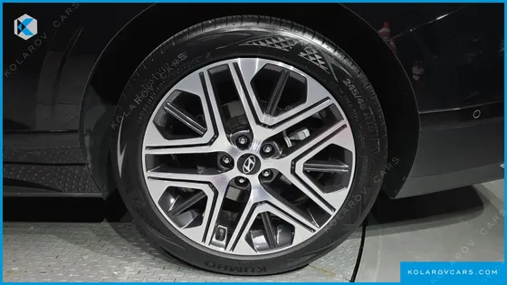 HYUNDAI GRANDEUR 2,5 GASOLINE 2WD