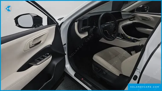 TOYOTA CROWN 2.5 4WD HYBRID