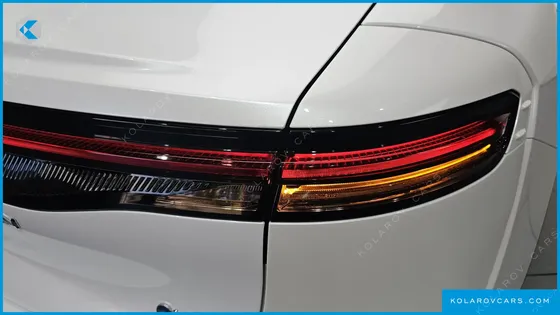 TOYOTA CROWN 2.5 4WD HYBRID