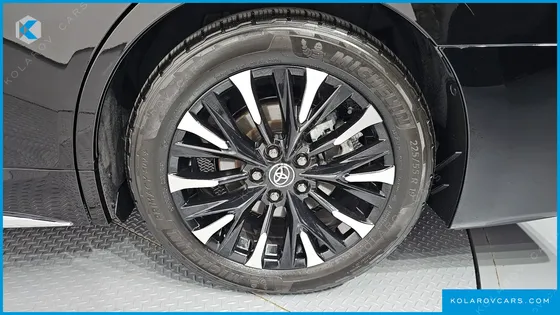 TOYOTA ALPHARD 2.5 HEV EXECUTIVE AWD