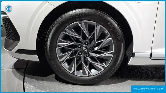 HYUNDAI GRANDEUR 2.5 GASOLINE  2WD