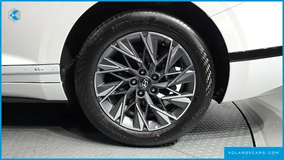 HYUNDAI GRANDEUR 2.5 GASOLINE  2WD