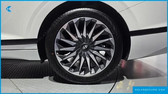 HYUNDAI GRANDEUR 2.5 GASOLINE  2WD