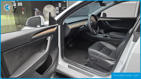 TESLA MODEL Y RWD