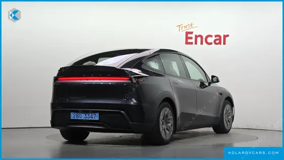 TESLA MODEL Y L LONG RANGE AWD