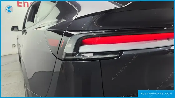 TESLA MODEL Y L LONG RANGE AWD