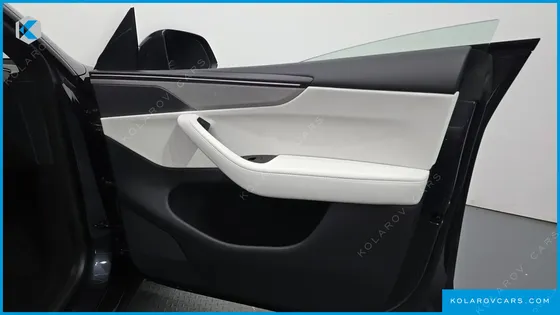 TESLA MODEL Y L LONG RANGE AWD