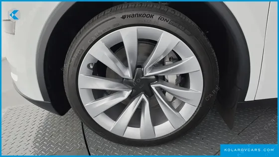TESLA MODEL Y PREMIUM LONG RANGE AWD