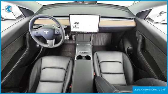 TESLA MODEL Y STANDARD RANGE RWD