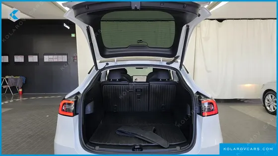 TESLA MODEL Y STANDARD RANGE RWD