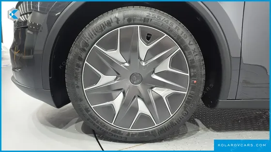 TESLA MODEL Y L LONG RANGE AWD