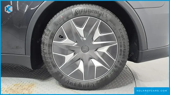 TESLA MODEL Y L LONG RANGE AWD