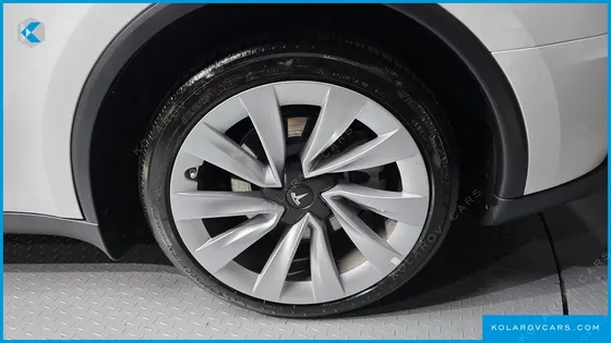 TESLA MODEL Y LONG RANGE AWD