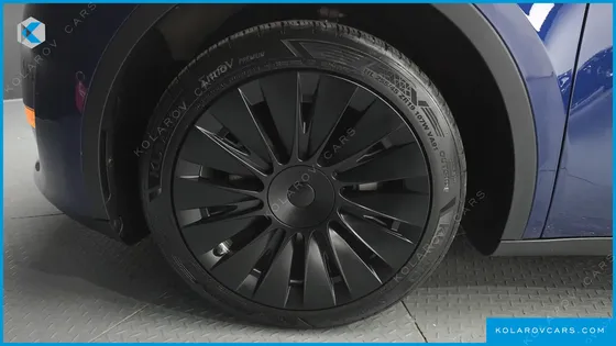 TESLA MODEL Y STANDARD RANGE RWD