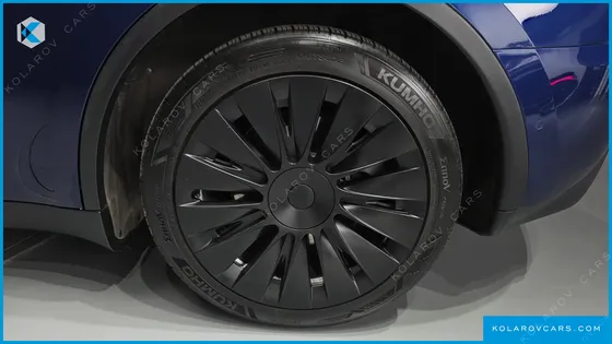 TESLA MODEL Y STANDARD RANGE RWD