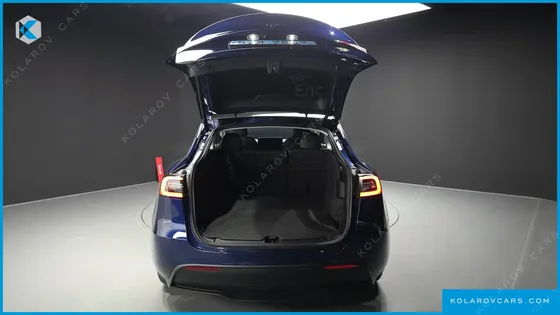 TESLA MODEL Y STANDARD RANGE RWD