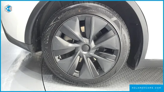 TESLA MODEL Y RWD