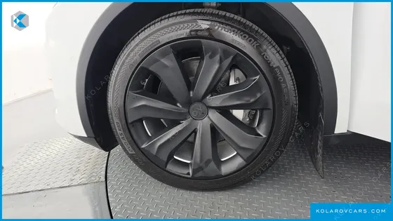 TESLA MODEL Y LONG RANGE AWD