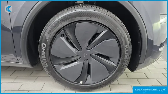 TESLA MODEL Y PREMIUM LONG RANGE AWD