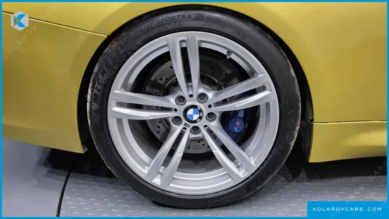 BMW M4 M4 COUPE