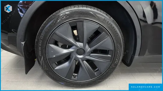 TESLA MODEL Y LONG RANGE AWD