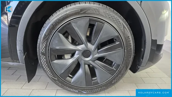 TESLA MODEL Y LONG RANGE AWD