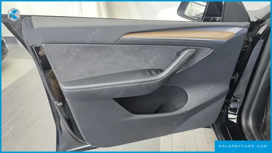 TESLA MODEL Y LONG RANGE AWD