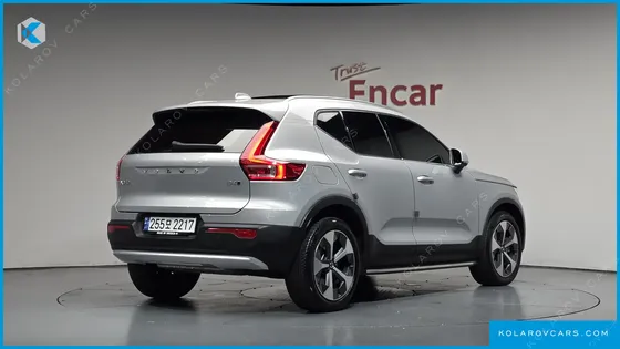 VOLVO XC40 B4 ULTIMATE BRIGHT