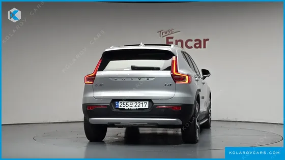 VOLVO XC40 B4 ULTIMATE BRIGHT