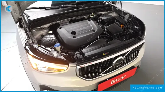VOLVO XC40 B4 ULTIMATE BRIGHT
