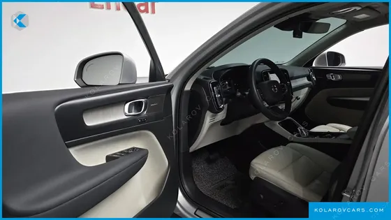 VOLVO XC40 B4 ULTIMATE BRIGHT