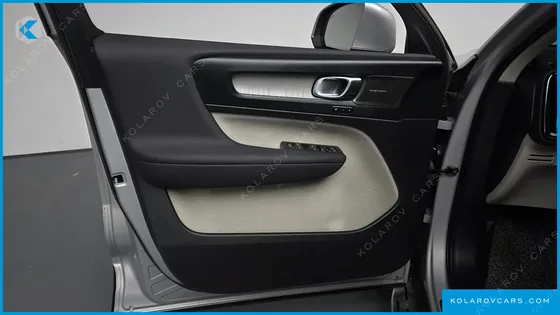 VOLVO XC40 B4 ULTIMATE BRIGHT