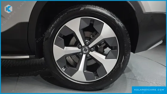 VOLVO XC40 B4 ULTIMATE BRIGHT