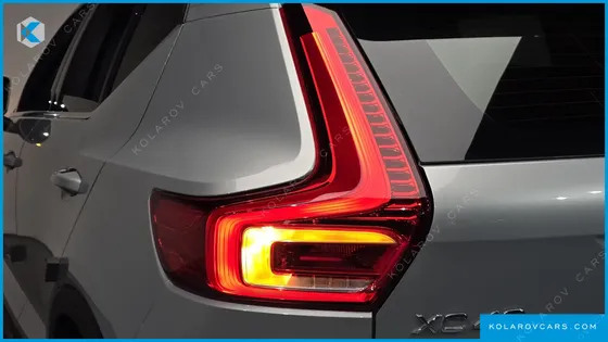 VOLVO XC40 B4 ULTIMATE BRIGHT
