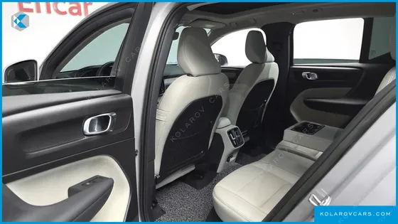 VOLVO XC40 B4 ULTIMATE BRIGHT