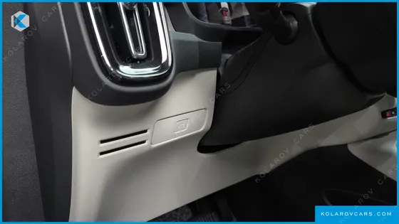 VOLVO XC40 B4 ULTIMATE BRIGHT
