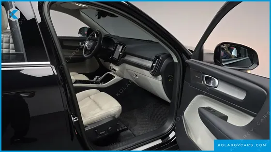 VOLVO XC40 B4 ULTIMATE BRIGHT