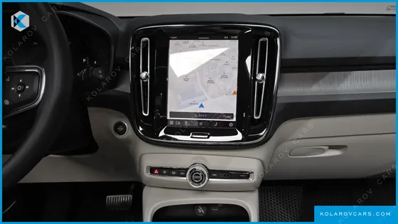 VOLVO XC40 B4 ULTIMATE BRIGHT