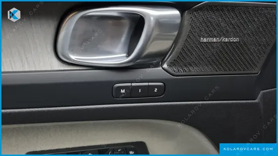 VOLVO XC40 B4 ULTIMATE BRIGHT